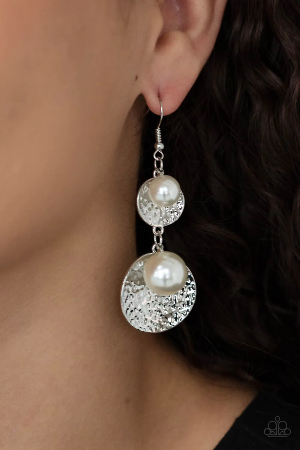 Pearl Dive - White Earring