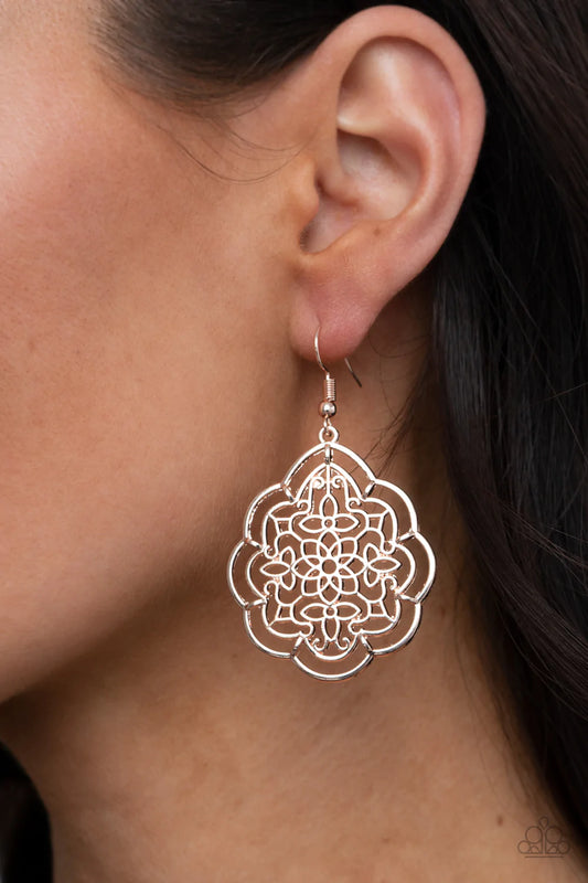 Tour de Taj Mahal - Rose Gold Earring